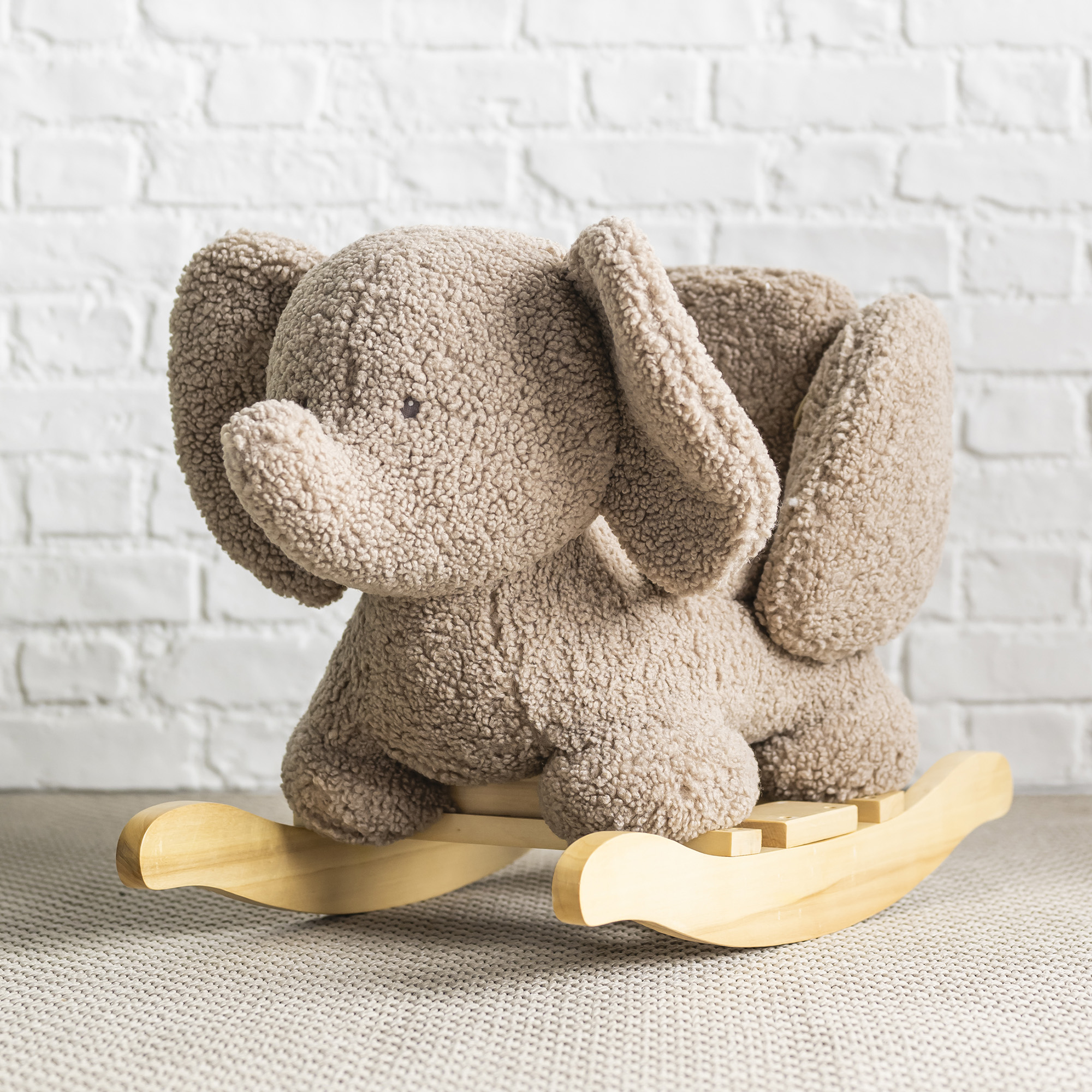 Nattou Animal a bascule elephant Teddy bois taupe Commander en ligne babymarkt