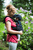 Babytrage XT Cotton Denimblack-Toffee inklusive Gurtschoner FumBee Tulip darkgrey