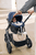 Buggy Minu V2 Noa Navy inkl Babyschale Mesa i-Size, Base und Babywanne mit Zubehör
