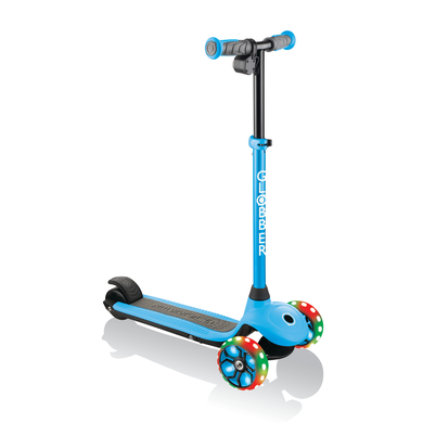 GLOBBER Scooter One K-Emotion 4 Plus ljusblå