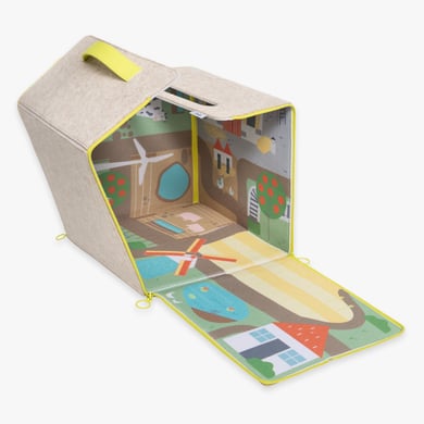 Image of emma & noah Diolie Cube Farmyard059