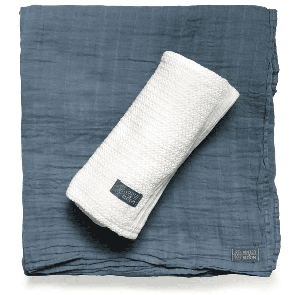 VINTER&BLOOM Geschenkset Kuscheldecke Soft Grid & Musselindecke Bright White/Storm Blue