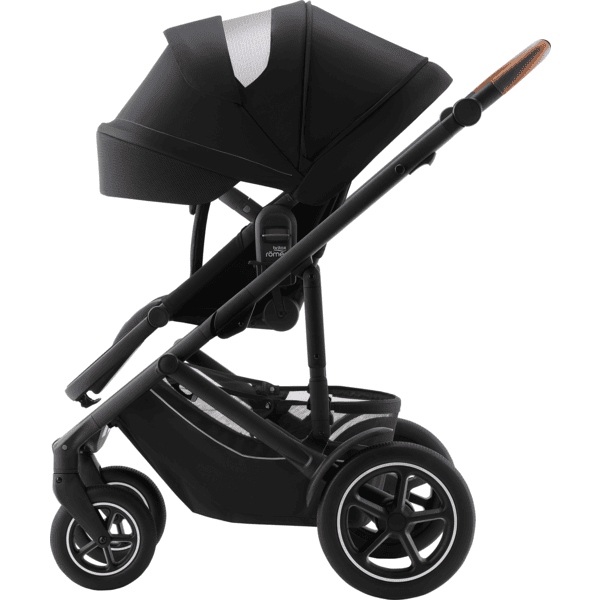 Britax Römer - Notre poussette tout-terrain SMILE III rentre facilement  dans le coffre d'une voiture SMART, avec même encore un peu de place ! Le  pliage facile, compact et autoportant de la