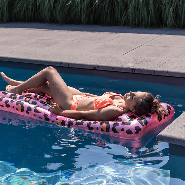 Swim Essentials Colchoneta para piscina rosa con lunares 