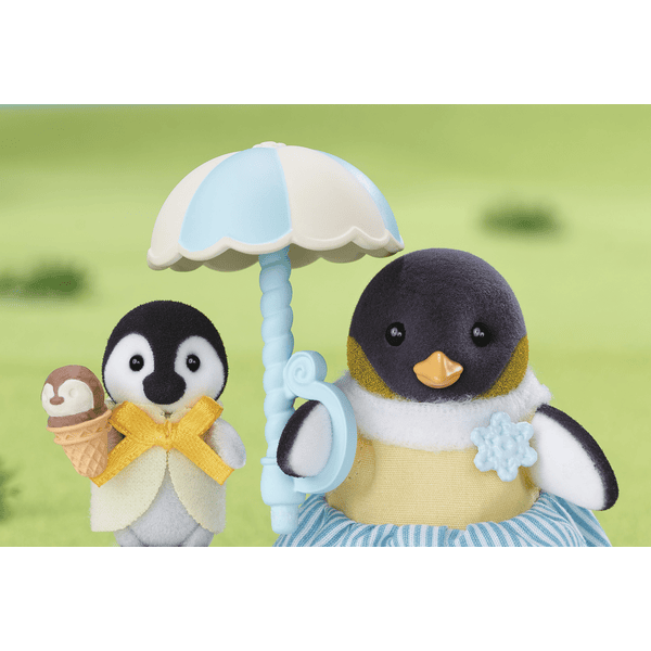 Sylvanian Families ® Penguin Family Waddle 