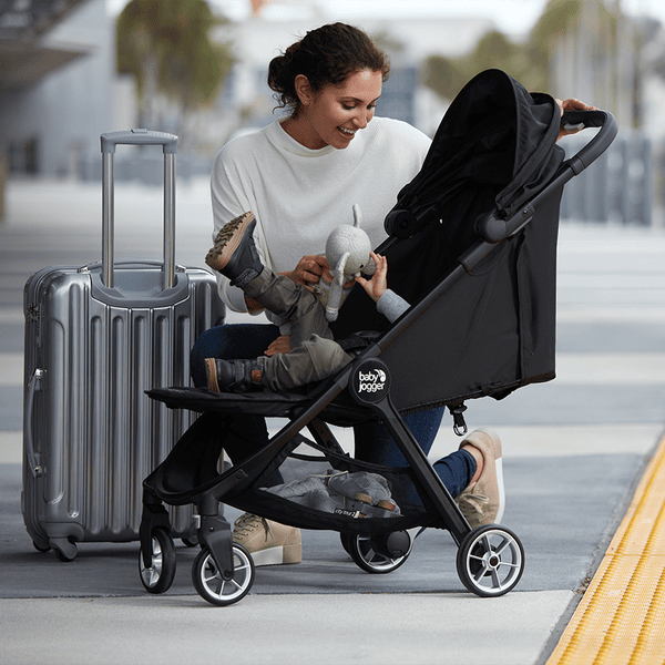 Poussette compacte valise pour bébé