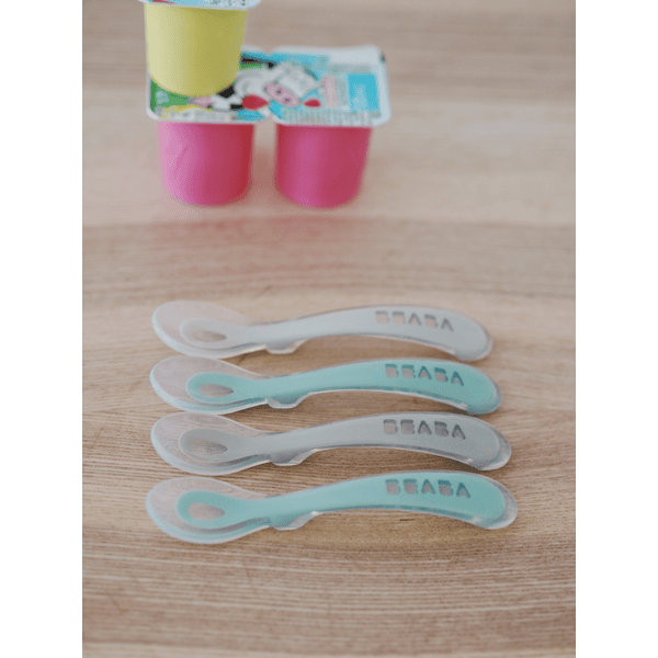 BEABA Juego de 2 cucharas de silicona para bebés con caja para guardarlas  1ª edad azul/gris 