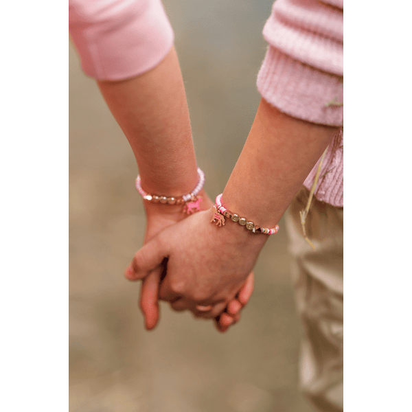 Friendship bracelets, i colorati braccialetti dell'amicizia