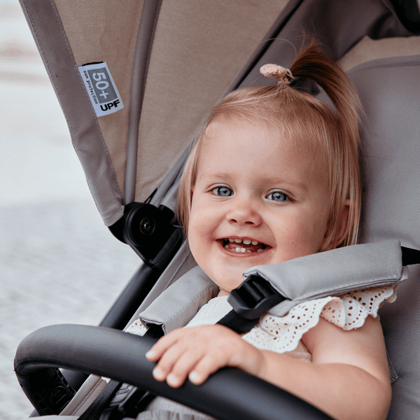 Proteggi Sedile Auto per Bambini con Poggiapiedi Regolabile Safety Baby