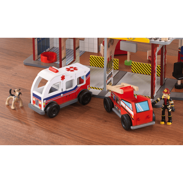 Ambulance pompiers en bois