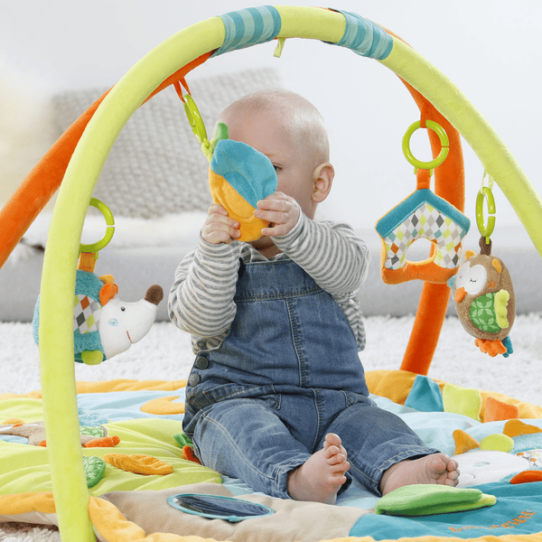 Alfombra de actividades para bebé con arco de juegos de Fehn
