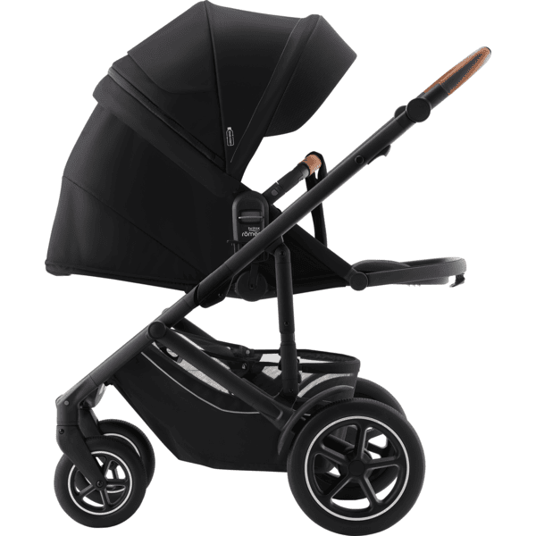 Britax Römer - Notre poussette tout-terrain SMILE III rentre facilement  dans le coffre d'une voiture SMART, avec même encore un peu de place ! Le  pliage facile, compact et autoportant de la