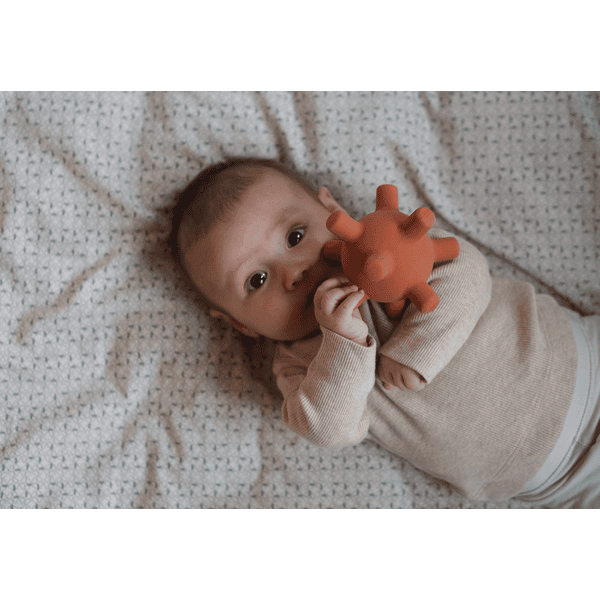 Balles et cubes éveil motricité bébé