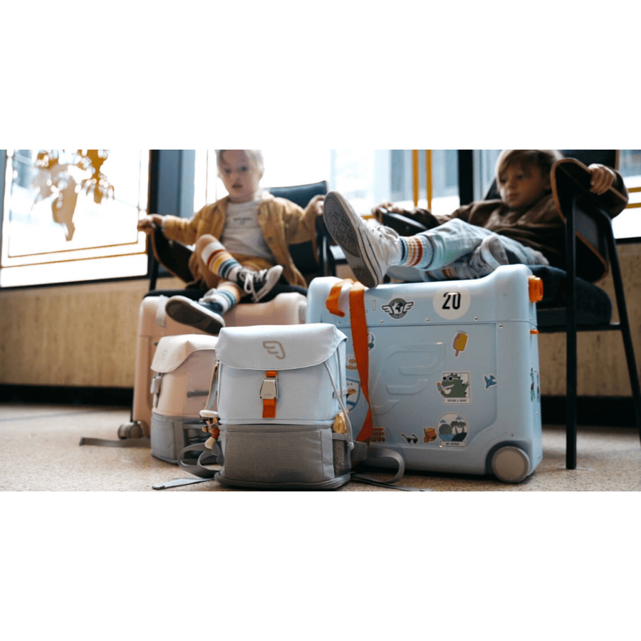 JETKIDS™ BY STOKKE® BedBox™ ride-on suitcase with Crew BackPack™ Pink