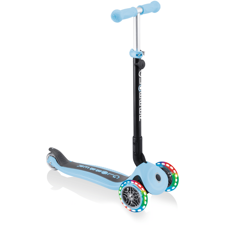 GLOBBER GO-UP FOLDABLE LIGHT S pastelblauw- met verlichte wielen